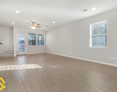 3008 Sage Ranch Dr - Photo Thumbnail 11