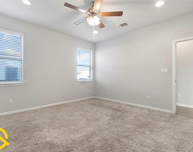 3008 Sage Ranch Dr - Photo Thumbnail 14