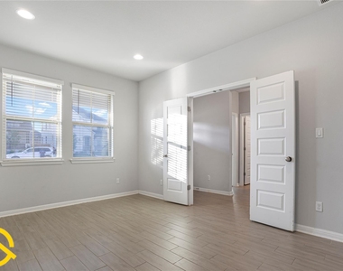 3008 Sage Ranch Dr - Photo Thumbnail 23