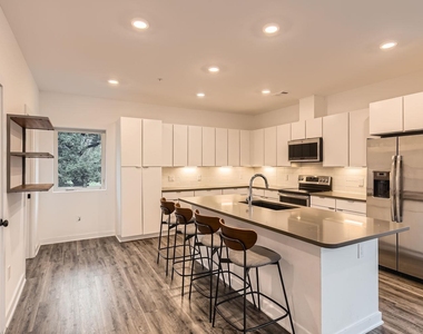 5924 S Congress Ave - Photo Thumbnail 12