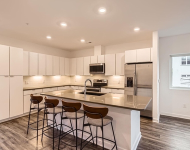5924 S Congress Ave - Photo Thumbnail 13