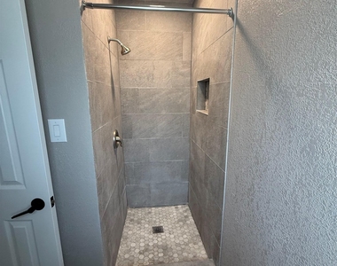 1005 #7 Hazelton St - Photo Thumbnail 22