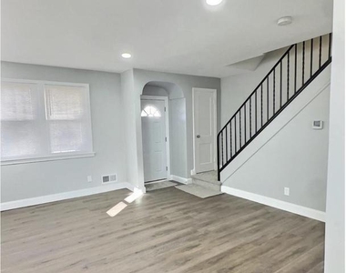 4235 Norfolk Avenue - Photo Thumbnail 3