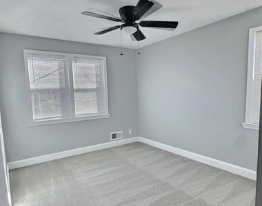 4235 Norfolk Avenue - Photo Thumbnail 11