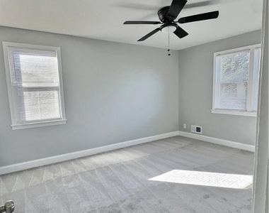 4235 Norfolk Avenue - Photo Thumbnail 10