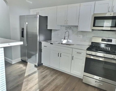 4235 Norfolk Avenue - Photo Thumbnail 5