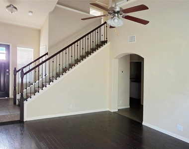 9105 Sweetgum Dr - Photo Thumbnail 1