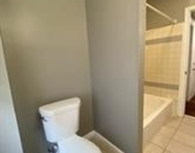 3411 Fairview Avenue - Photo Thumbnail 13