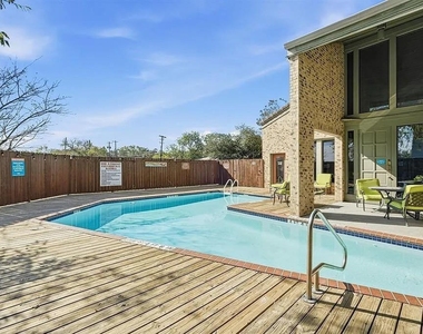 8888 Tallwood Dr - Photo Thumbnail 1