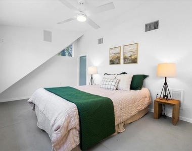 1808 Forest Hill Dr - Photo Thumbnail 9