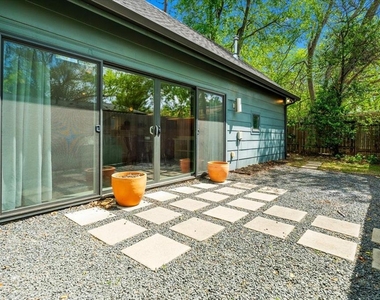 1808 Forest Hill Dr - Photo Thumbnail 12