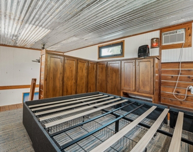15211 Fitzhugh Rd - Photo Thumbnail 11
