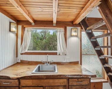 15211 Fitzhugh Rd - Photo Thumbnail 3
