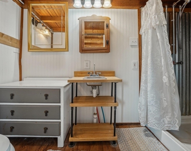 15211 Fitzhugh Rd - Photo Thumbnail 6