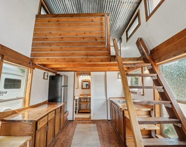 15211 Fitzhugh Rd - Photo Thumbnail 2