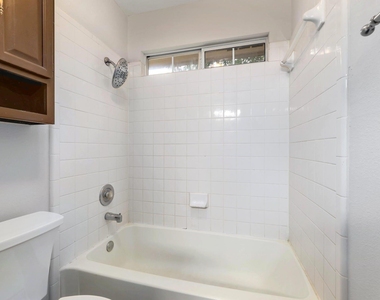 214 Crystal Knoll Blvd - Photo Thumbnail 12