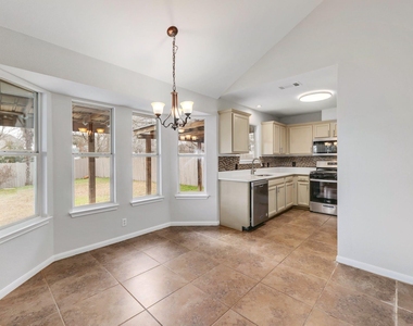 214 Crystal Knoll Blvd - Photo Thumbnail 9