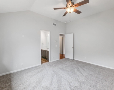 214 Crystal Knoll Blvd - Photo Thumbnail 10