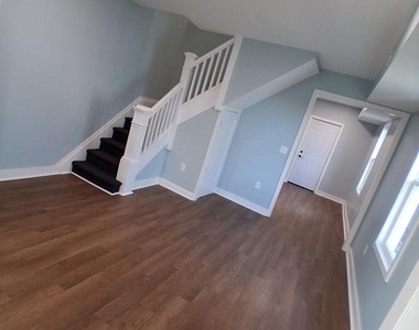 219 Independence Street - Photo Thumbnail 14