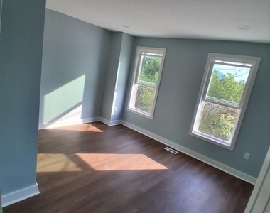 219 Independence Street - Photo Thumbnail 10