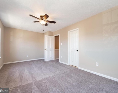 645 Realm Court W - Photo Thumbnail 8