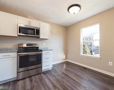 645 Realm Court W - Photo Thumbnail 2