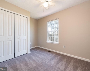 645 Realm Court W - Photo Thumbnail 9