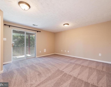 645 Realm Court W - Photo Thumbnail 14