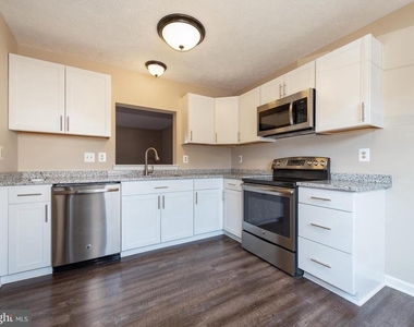 645 Realm Court W - Photo Thumbnail 1