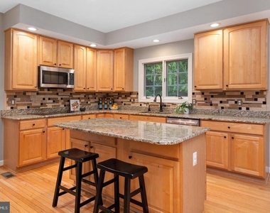 3 Sewall Court - Photo Thumbnail 16