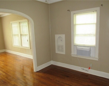 1715 Briar St - Photo Thumbnail 4