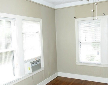 1715 Briar St - Photo Thumbnail 10