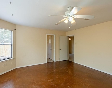 2403 Monarch Dr - Photo Thumbnail 8