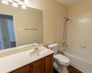 2403 Monarch Dr - Photo Thumbnail 16