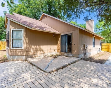2403 Monarch Dr - Photo Thumbnail 18
