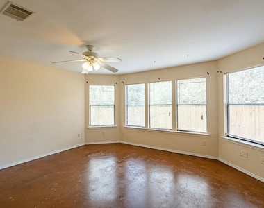 2403 Monarch Dr - Photo Thumbnail 7