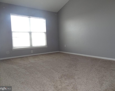 836 Knob Court - Photo Thumbnail 12