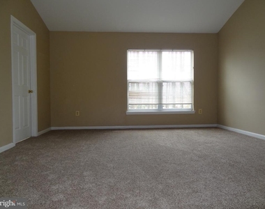836 Knob Court - Photo Thumbnail 10