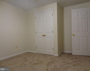 836 Knob Court - Photo Thumbnail 18