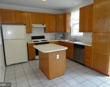 836 Knob Court - Photo Thumbnail 4