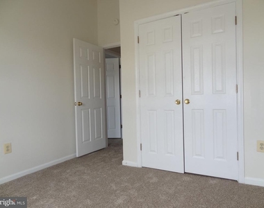 836 Knob Court - Photo Thumbnail 16