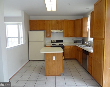 836 Knob Court - Photo Thumbnail 5