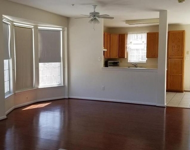 836 Knob Court - Photo Thumbnail 3