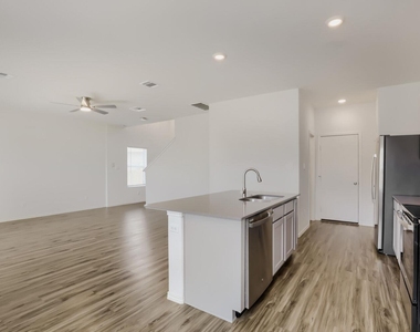 125 Guardian Angel Ct - Photo Thumbnail 4