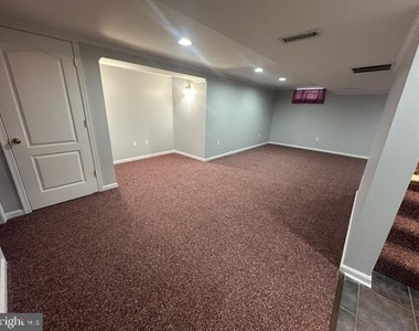 906 Rosedale Avenue - Photo Thumbnail 16