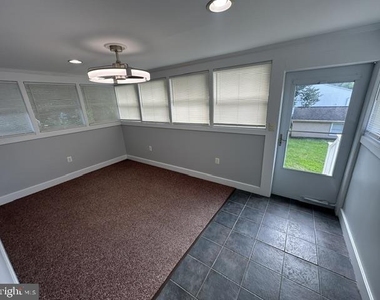 906 Rosedale Avenue - Photo Thumbnail 9