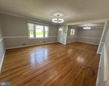906 Rosedale Avenue - Photo Thumbnail 4