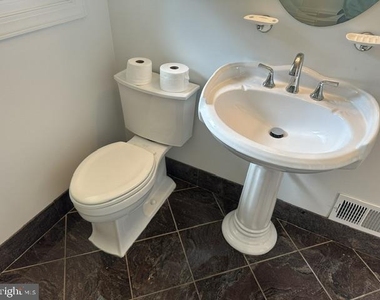 906 Rosedale Avenue - Photo Thumbnail 15