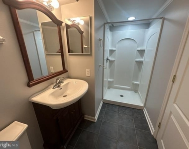 906 Rosedale Avenue - Photo Thumbnail 21