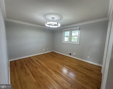 906 Rosedale Avenue - Photo Thumbnail 10